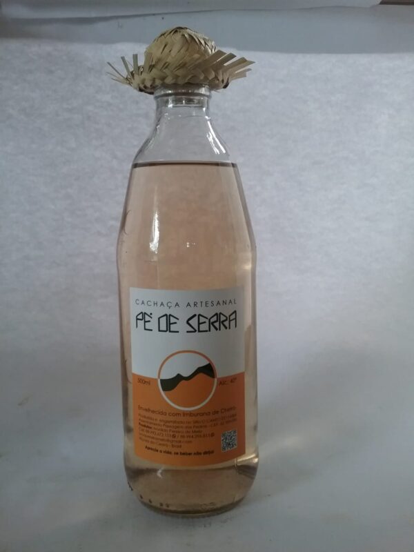 15136552210_cachaca20imburana20de20cheiro20500ml.jpg CACHAÇA ARTESANAL PÉ DE SERRA 500ML (Envelhecida com Imburana de cheiro)